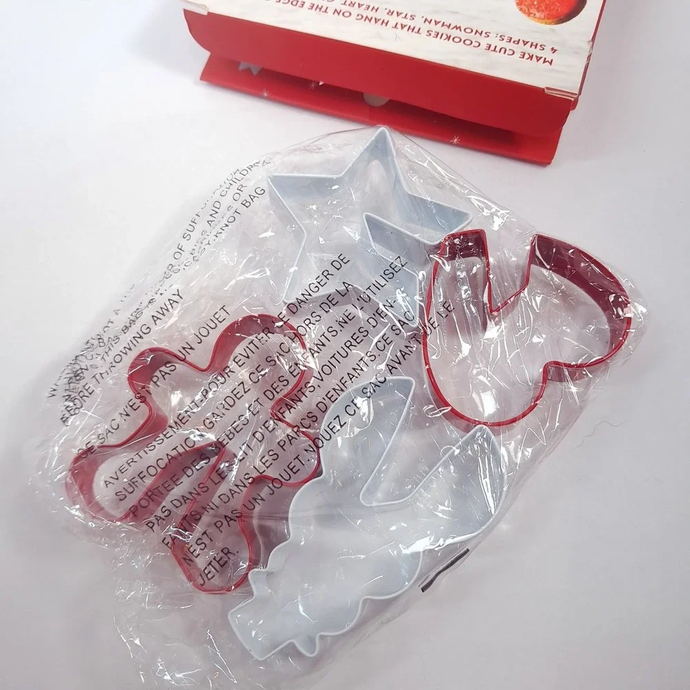 NEW Sur La Table Mug Hugger Cookie Cutters Christmas Gingerbread man Snowman